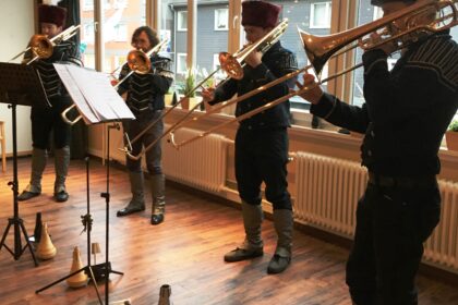 Der Nussknacker zu Besuch bei Maternus – Gürzenich-Orchester spielt in Kölner Seniorenheimen und Krankenhäusern
